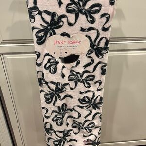 Betsey Johnson Pink and Black Bow Ribbon Plush Blanket Throw